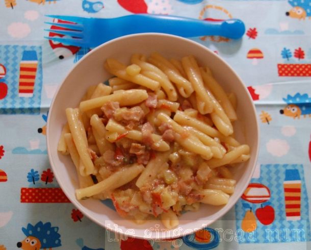 Annabel Karmel macaroni, bacon and courgette pasta