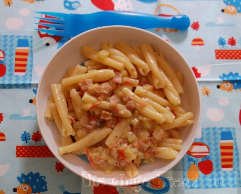 Annabel Karmel macaroni , bacon and courgette pasta