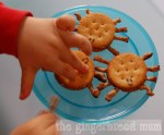 Cute lunches: Spider&nbsp;crackers